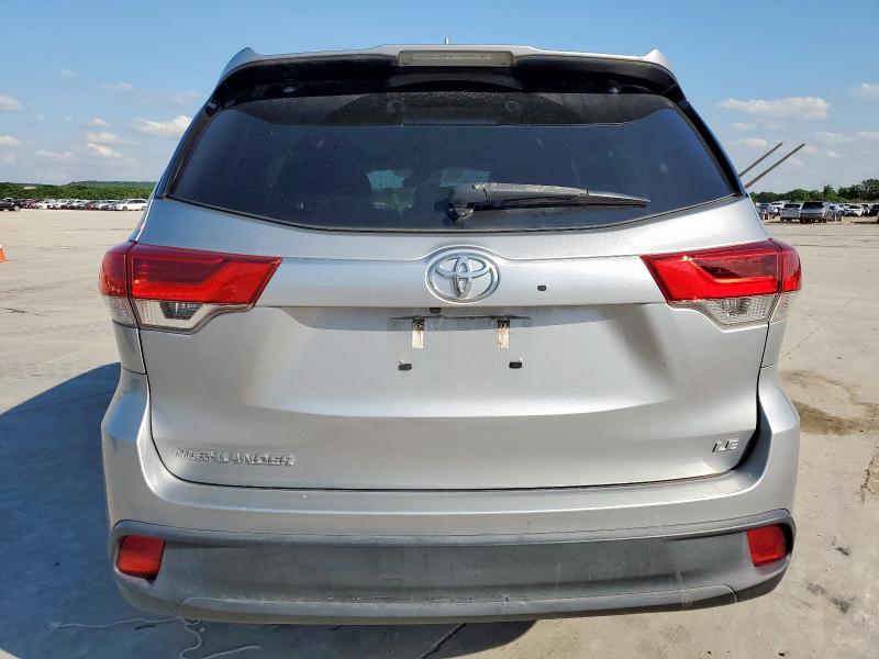  TOYOTA HIGHLANDER 2018 Srebrny