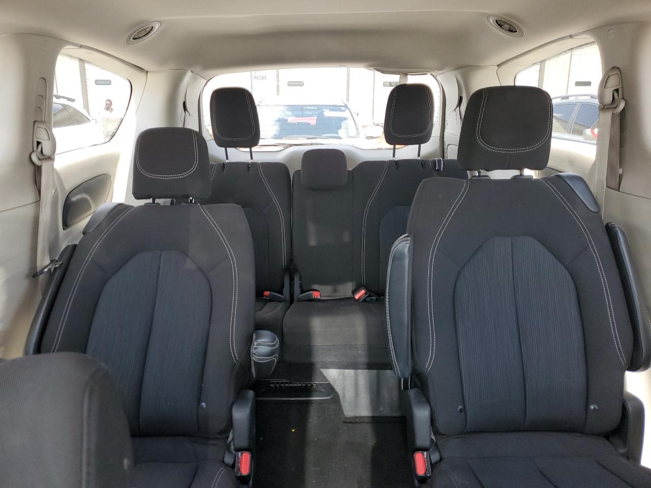 2022 Chrysler Voyager Lx VIN: 2C4RC1CG0NR225562 Lot: 55936195