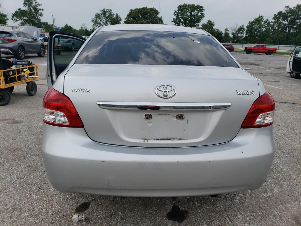 2010 Toyota Yaris VIN: JTDBT4K34A4070836 Lot: 57615175
