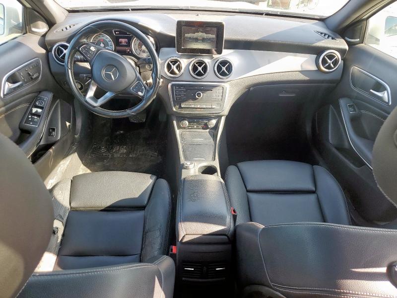 Parquets MERCEDES-BENZ GLA-CLASS 2016 Biały