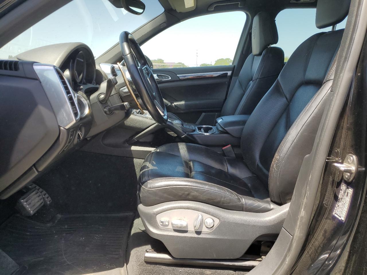 2017 Porsche Cayenne Se Hybrid Platinum VIN: WP1AE2A21HLA74683 Lot: 56571135