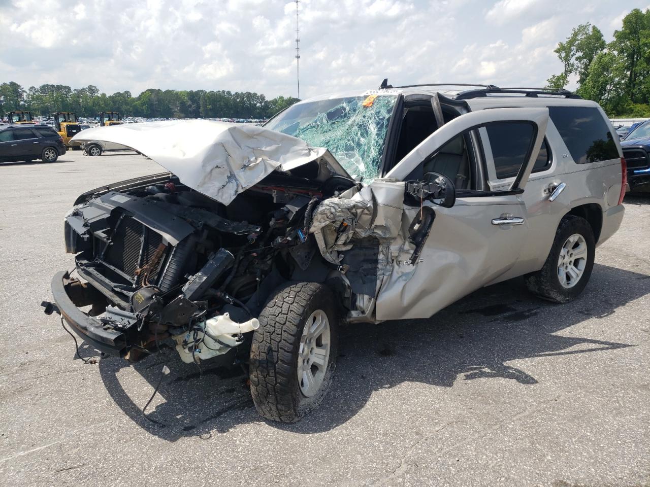 2008 Chevrolet Tahoe K1500 for Sale in Dunn, NC - Front End