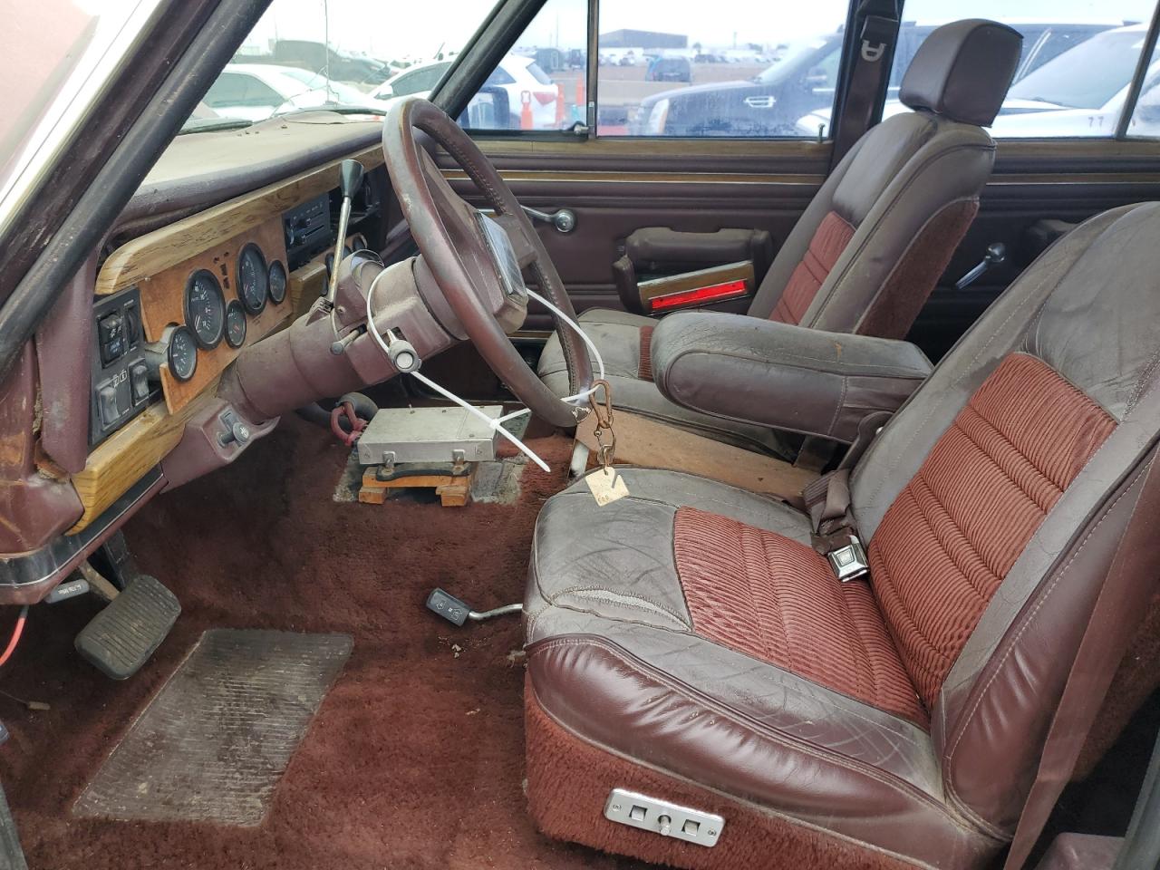 1989 Jeep Grand Wagoneer VIN: 1J4GS5872KP100998 Lot: 58515245