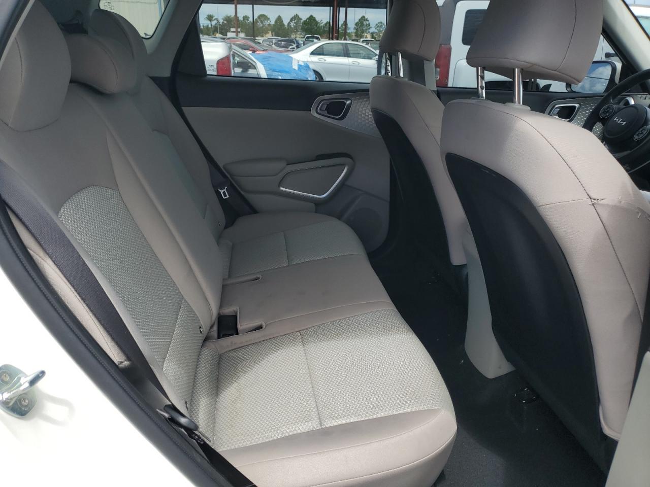 2022 Kia Soul Lx VIN: KNDJ23AU2N7165791 Lot: 56585055