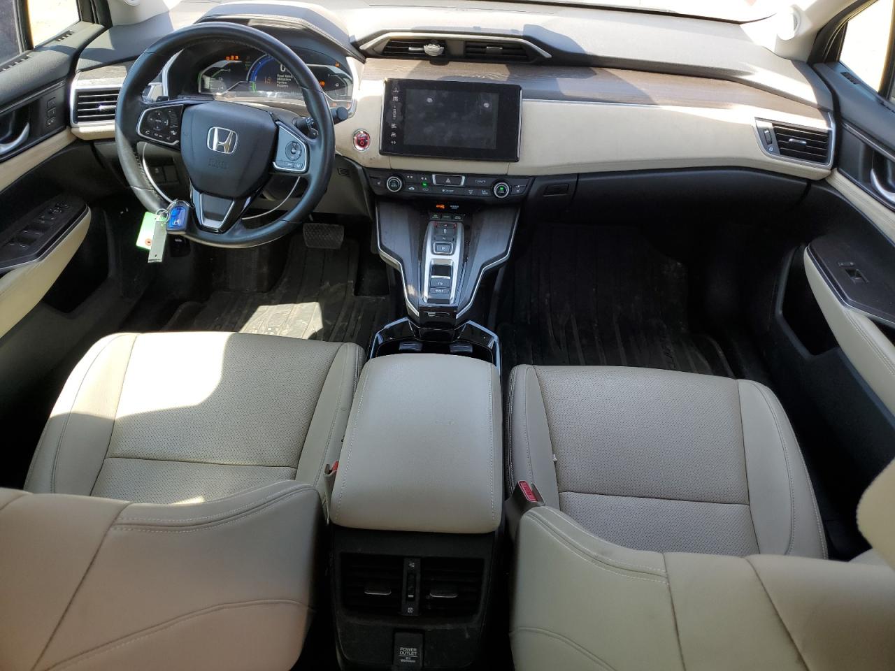2018 Honda Clarity Touring VIN: JHMZC5F31JC001136 Lot: 56040165