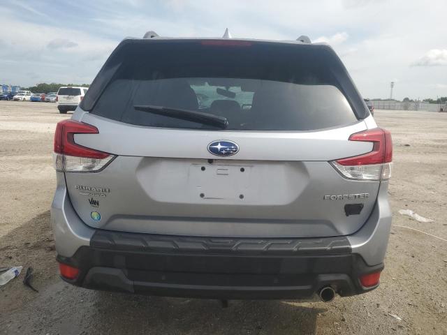  SUBARU FORESTER 2023 Серебристый