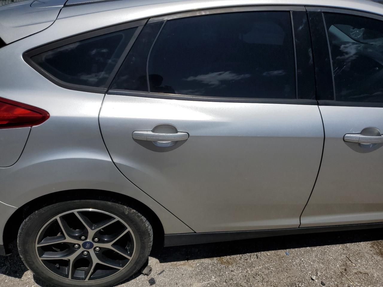 2018 Ford Focus Sel VIN: 1FADP3M21JL307788 Lot: 57220455