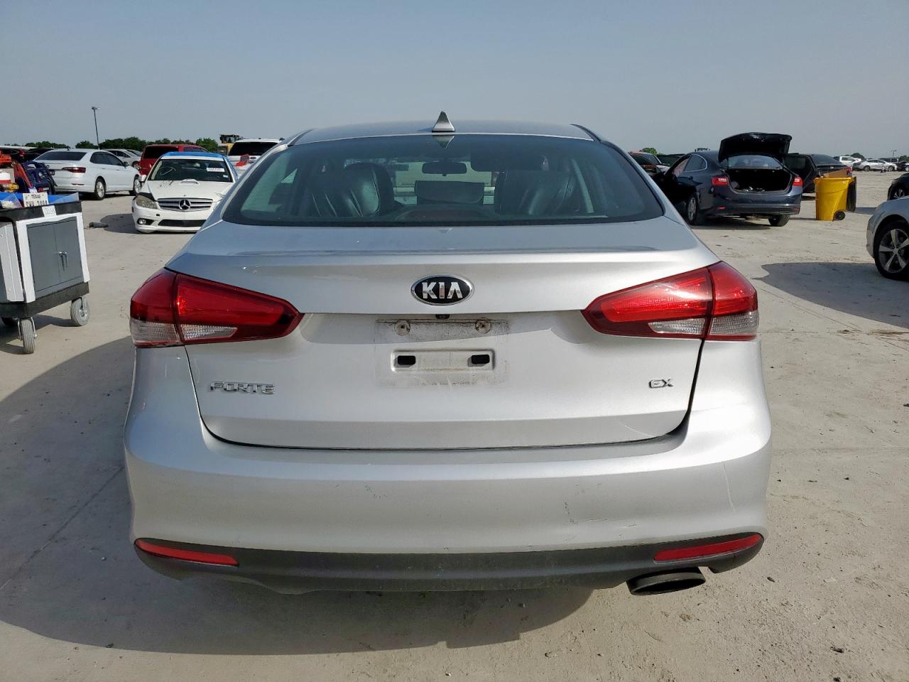 2018 Kia Forte Ex VIN: 3KPFL4A8XJE230294 Lot: 56639785