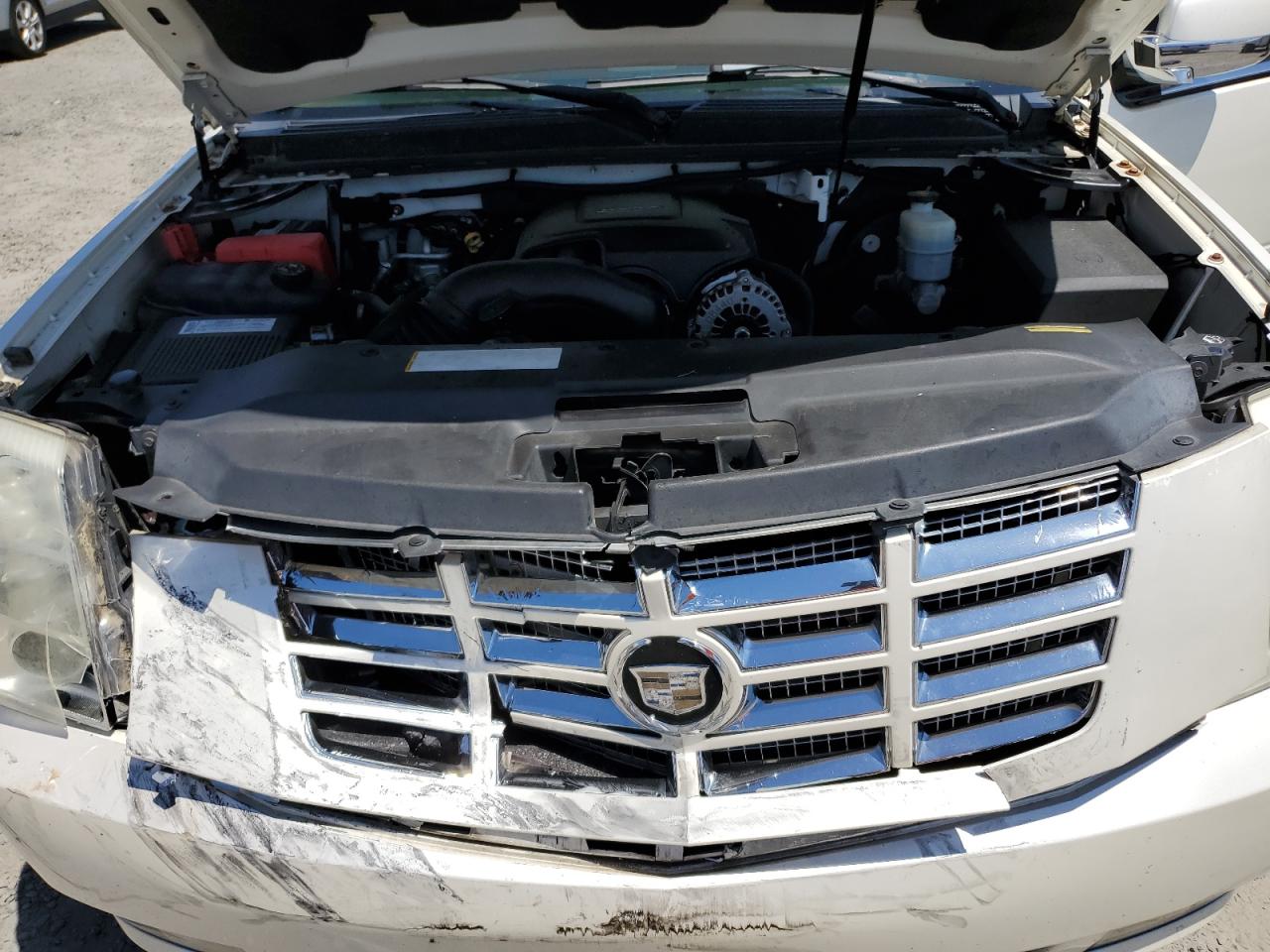 2007 Cadillac Escalade Luxury VIN: 1GYFK63857R338437 Lot: 58242765