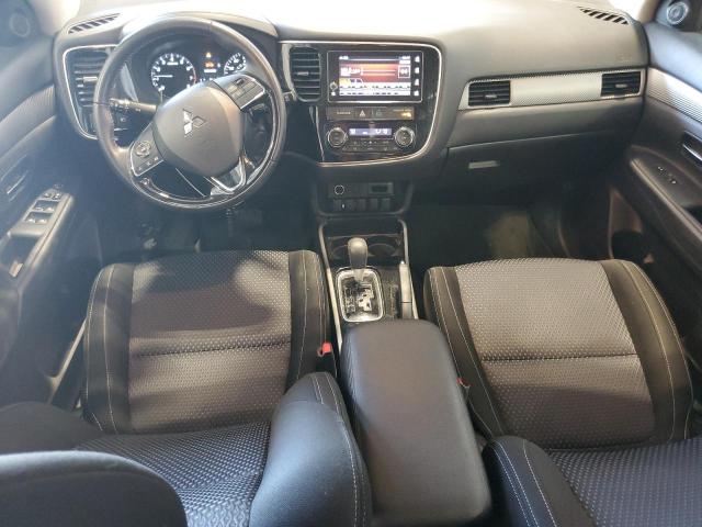  MITSUBISHI OUTLANDER 2018 Srebrny