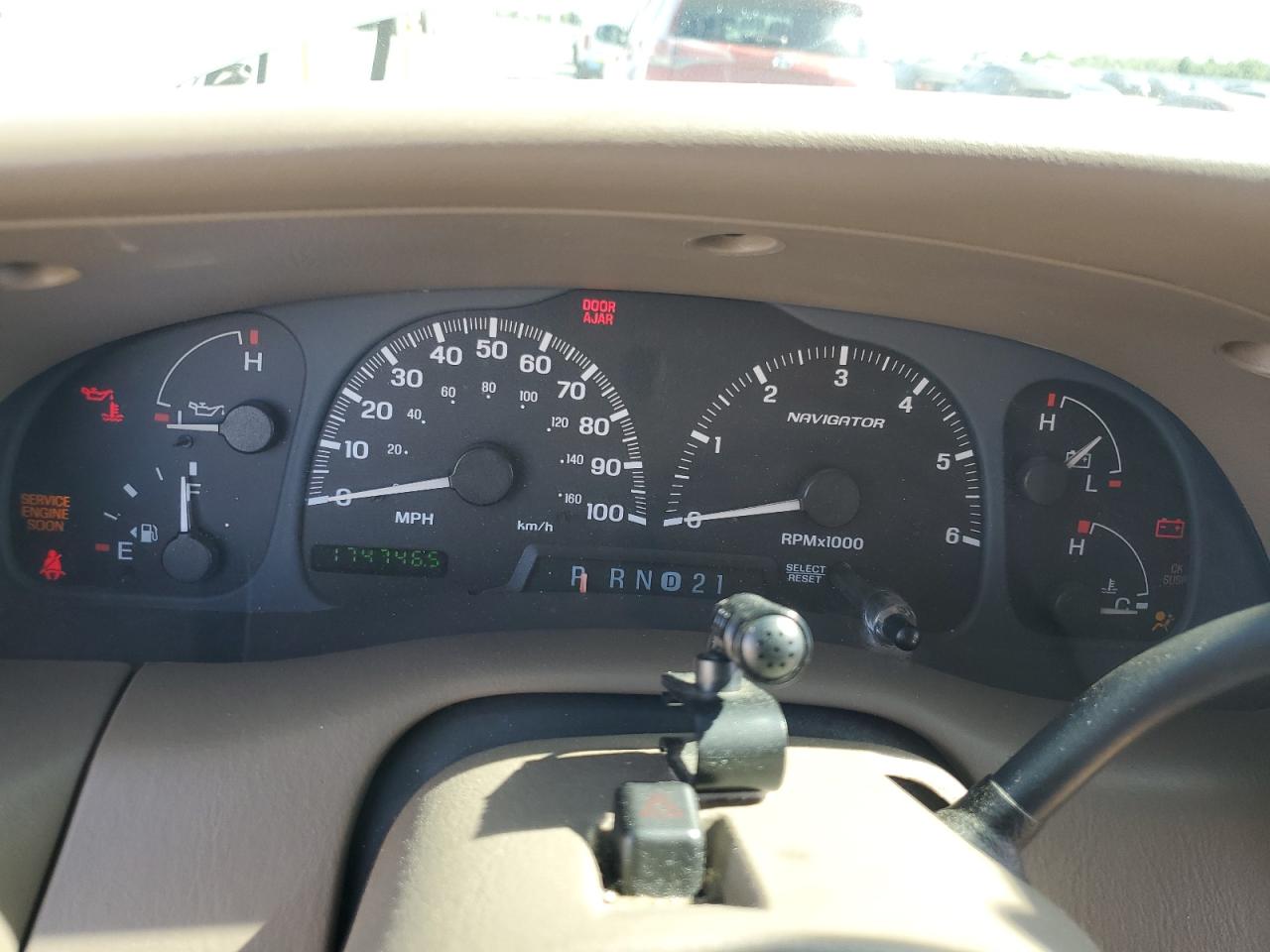 2001 Lincoln Navigator VIN: 5LMFU28R01LJ13985 Lot: 57354795