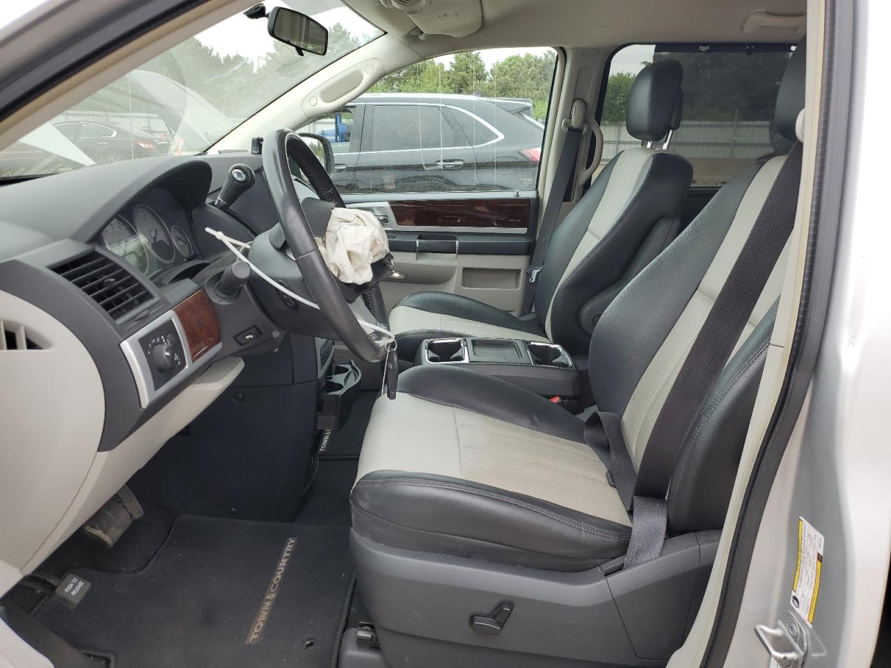 2010 Chrysler Town & Country Touring Plus VIN: 2A4RR8D19AR361291 Lot: 57585805