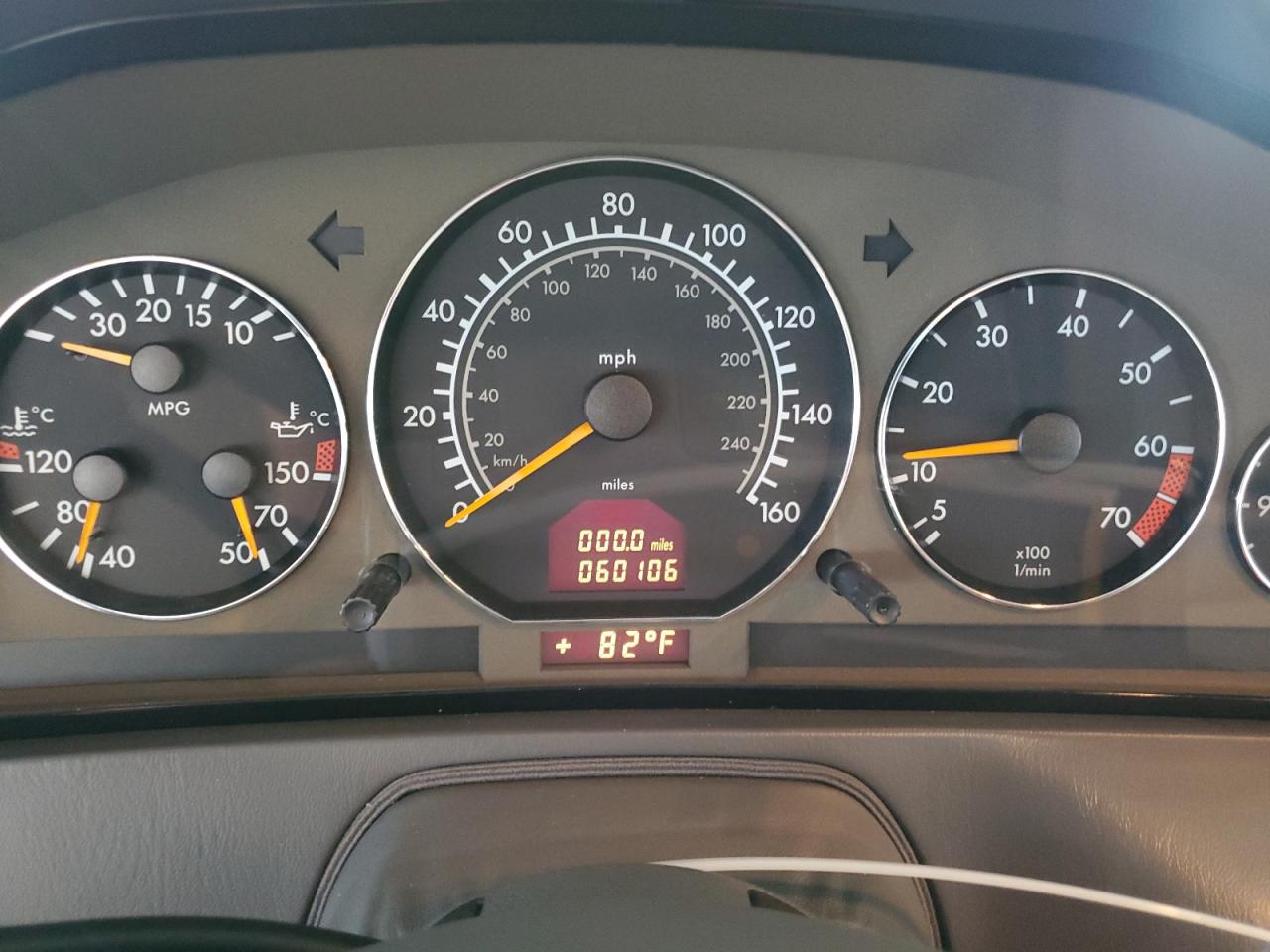 2001 Mercedes-Benz Sl 500 VIN: WDBFA68F91F200603 Lot: 57273175