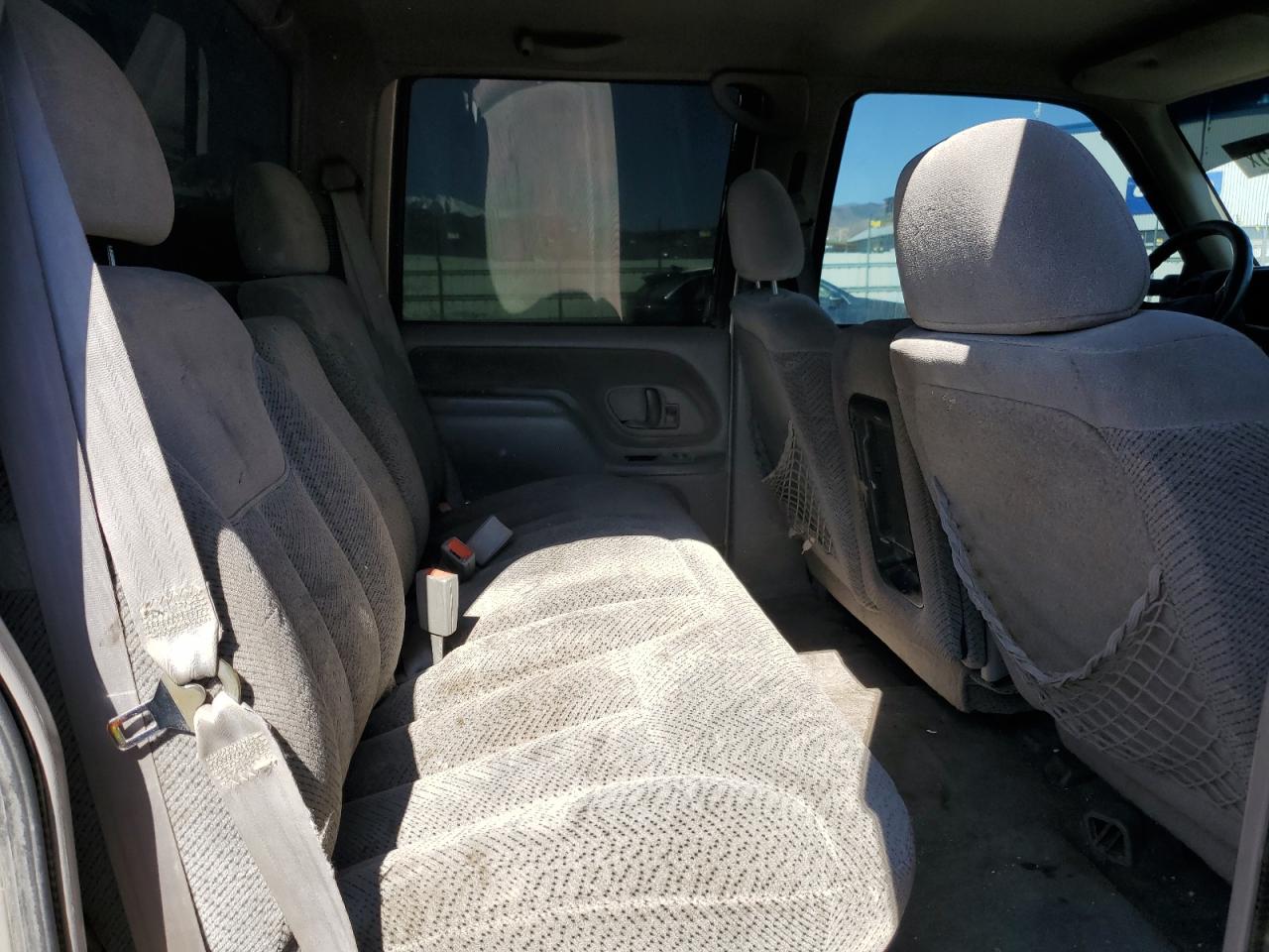 2000 Chevrolet Gmt-400 K3500 VIN: 1GCHK33JXYF495707 Lot: 55843745