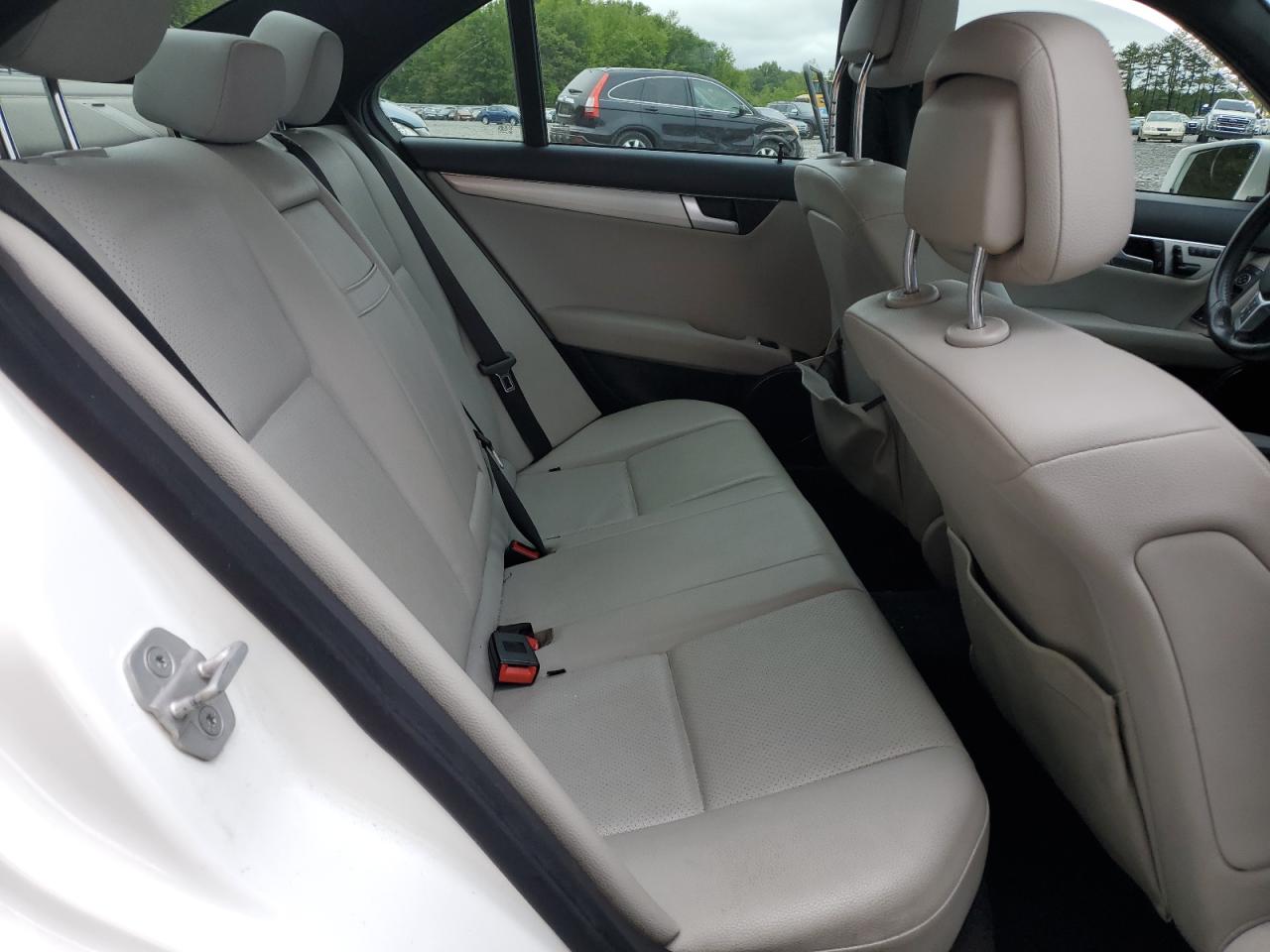 2013 Mercedes-Benz C 300 4Matic VIN: WDDGF8AB5DR301298 Lot: 58744325
