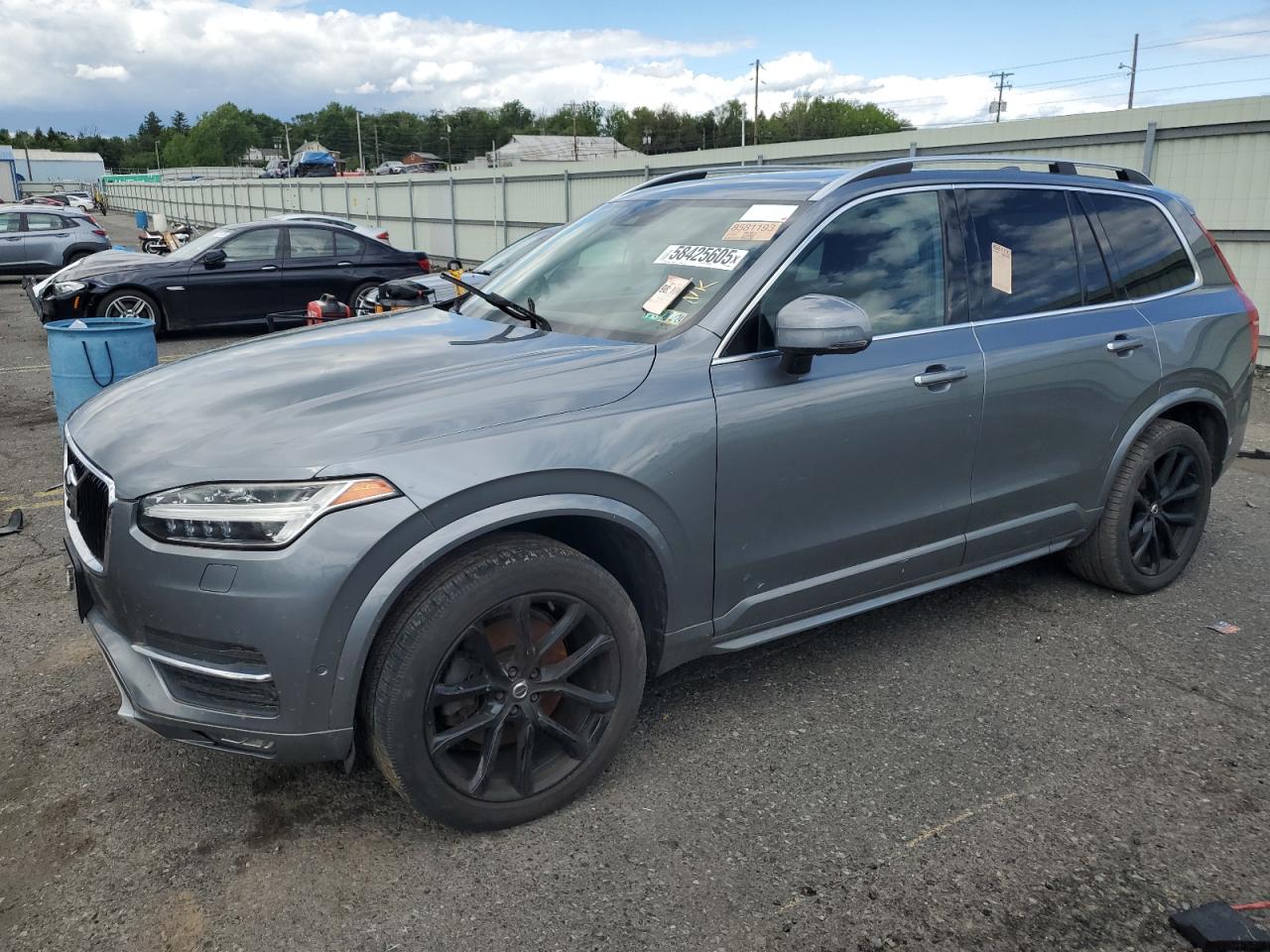 2016 Volvo Xc90 T6 for Sale in Pennsburg, PA - Minor Dent/Scratches