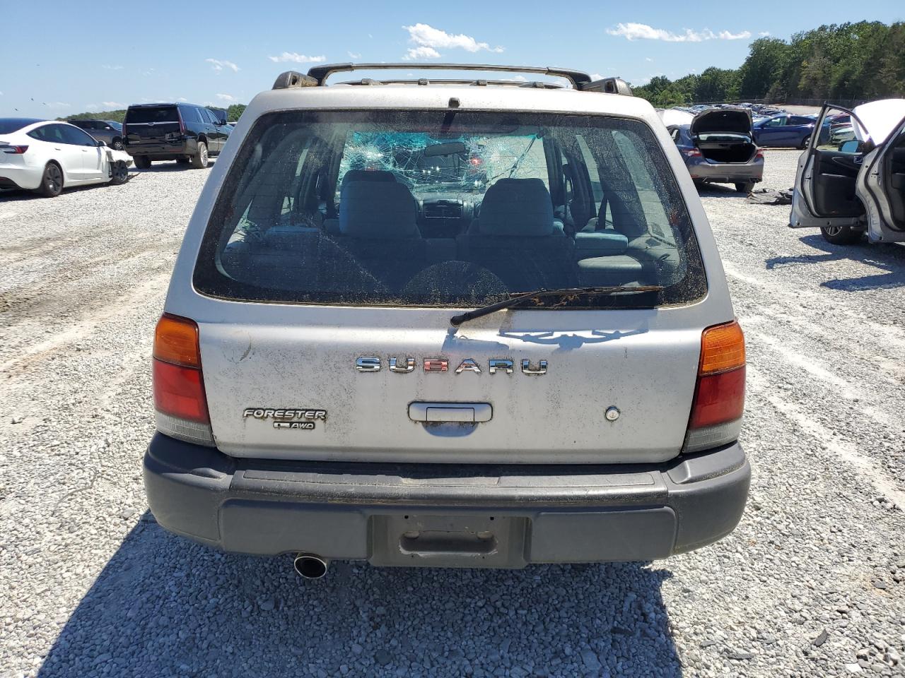 2000 Subaru Forester L VIN: JF1SF6357YH717757 Lot: 58198175