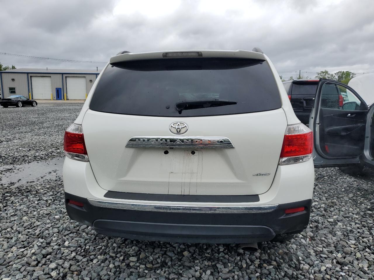 2013 Toyota Highlander Base VIN: 5TDBK3EH7DS189395 Lot: 57948005