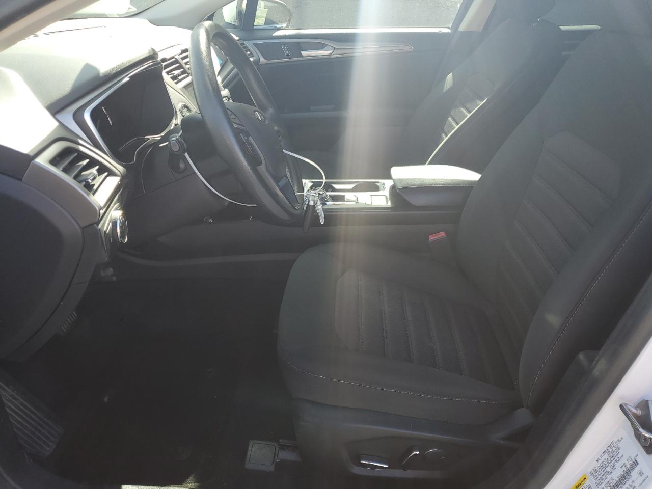 2019 Ford Fusion Se VIN: 3FA6P0LU8KR263950 Lot: 54025575