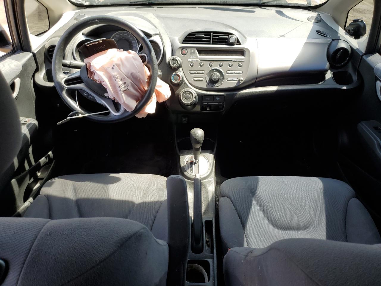 2014 Honda Fit Lx VIN: LUCGE8H5XE3005576 Lot: 56978835