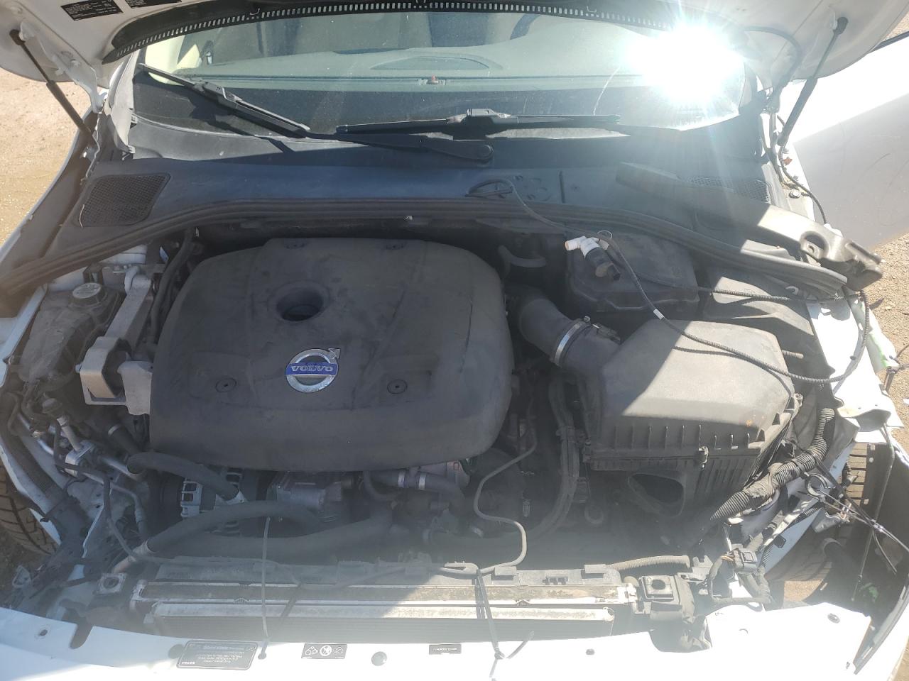 2015 Volvo V60 Platinum VIN: YV140MEM3F1234084 Lot: 56204435