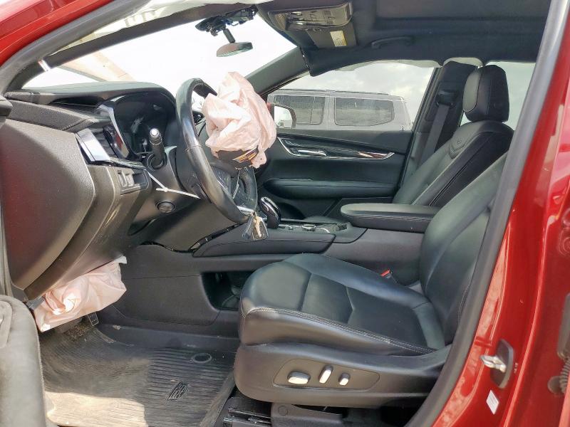  CADILLAC XT5 2022 Red