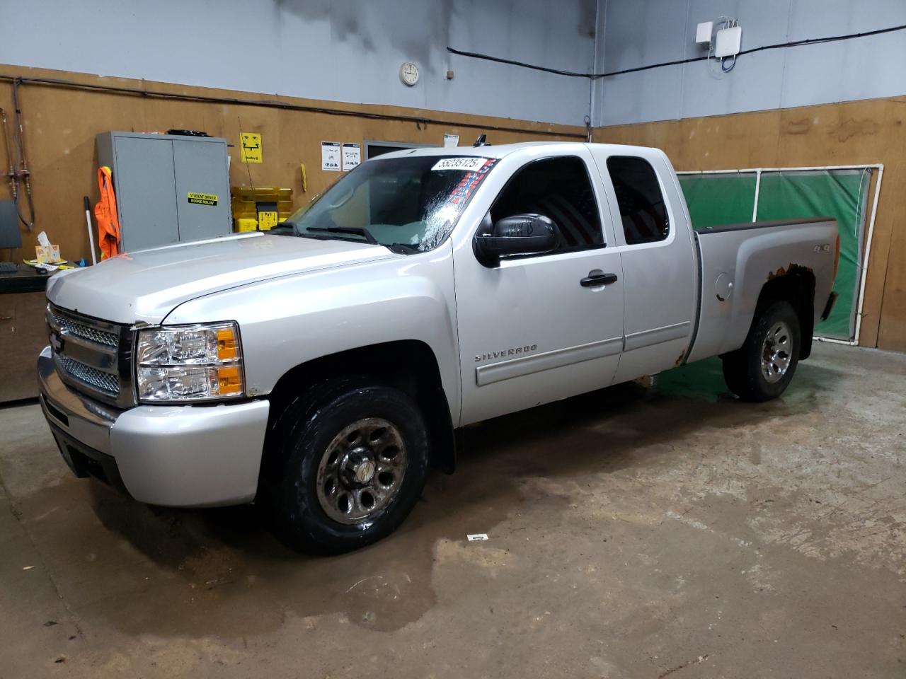 Kincheloe, MI에서 판매 중인 2010 Chevrolet Silverado K1500 Ls - All Over