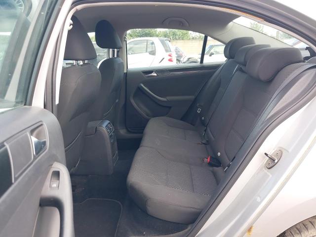 2011 VOLKSWAGEN JETTA SE B