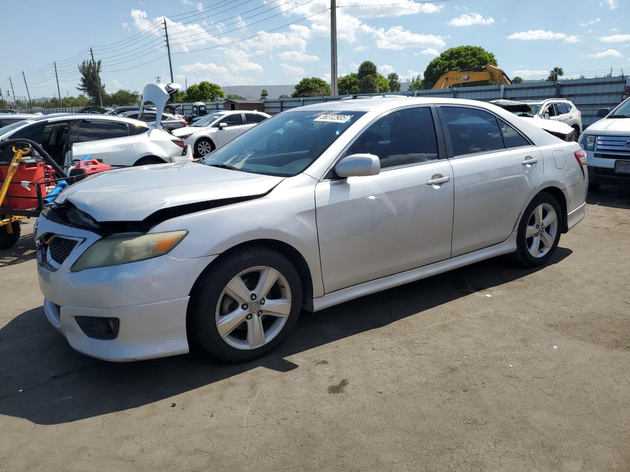 2011 Toyota Camry Base იყიდება Miami-ში, FL - Front End