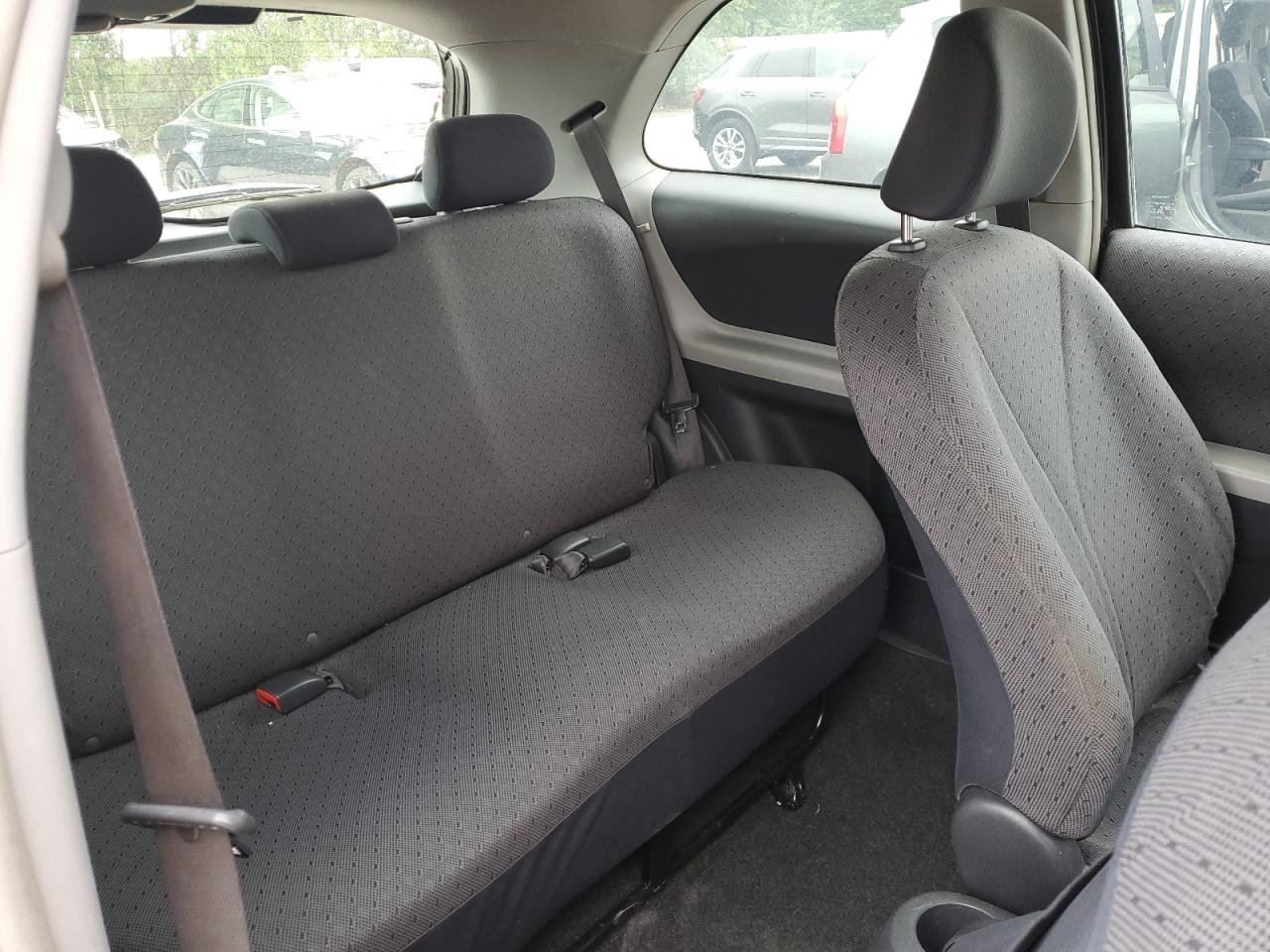2009 Toyota Yaris VIN: JTDJT903195233282 Lot: 56242405