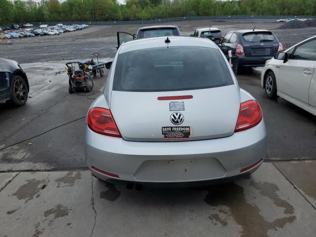 Hatchbacks VOLKSWAGEN BEETLE 2012 Srebrny