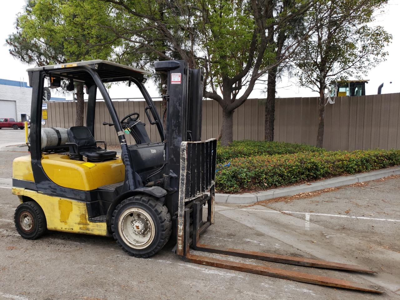 2006 Ytrz Forklift zu verkaufen in Rancho Cucamonga, CA - Minor Dent/Scratches