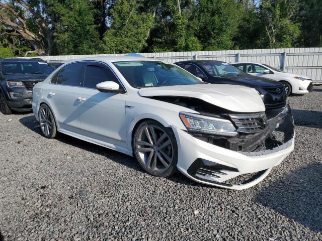  VOLKSWAGEN PASSAT 2017 Белый