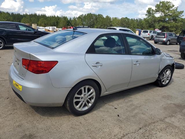 Sedans KIA FORTE 2012 Srebrny