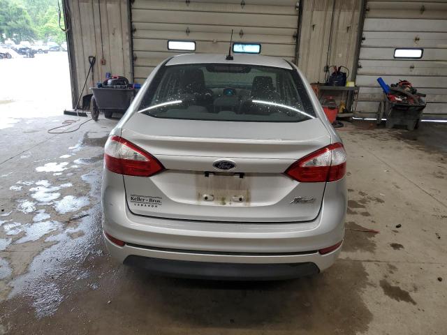  FORD FIESTA 2015 Srebrny