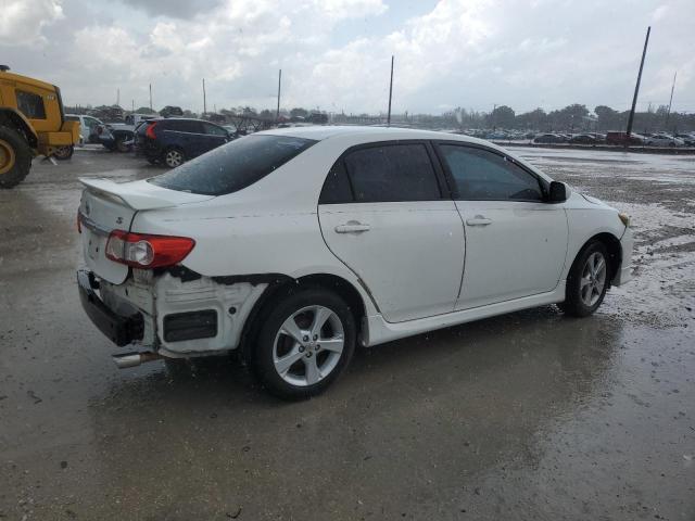  TOYOTA COROLLA 2013 Белый