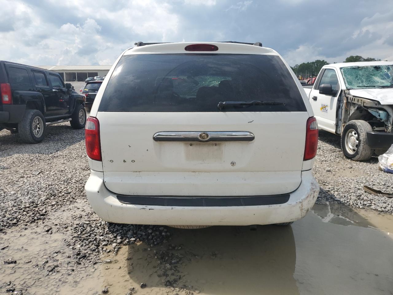 2005 Chrysler Town & Country VIN: 1C4GP45R15B378381 Lot: 56974725