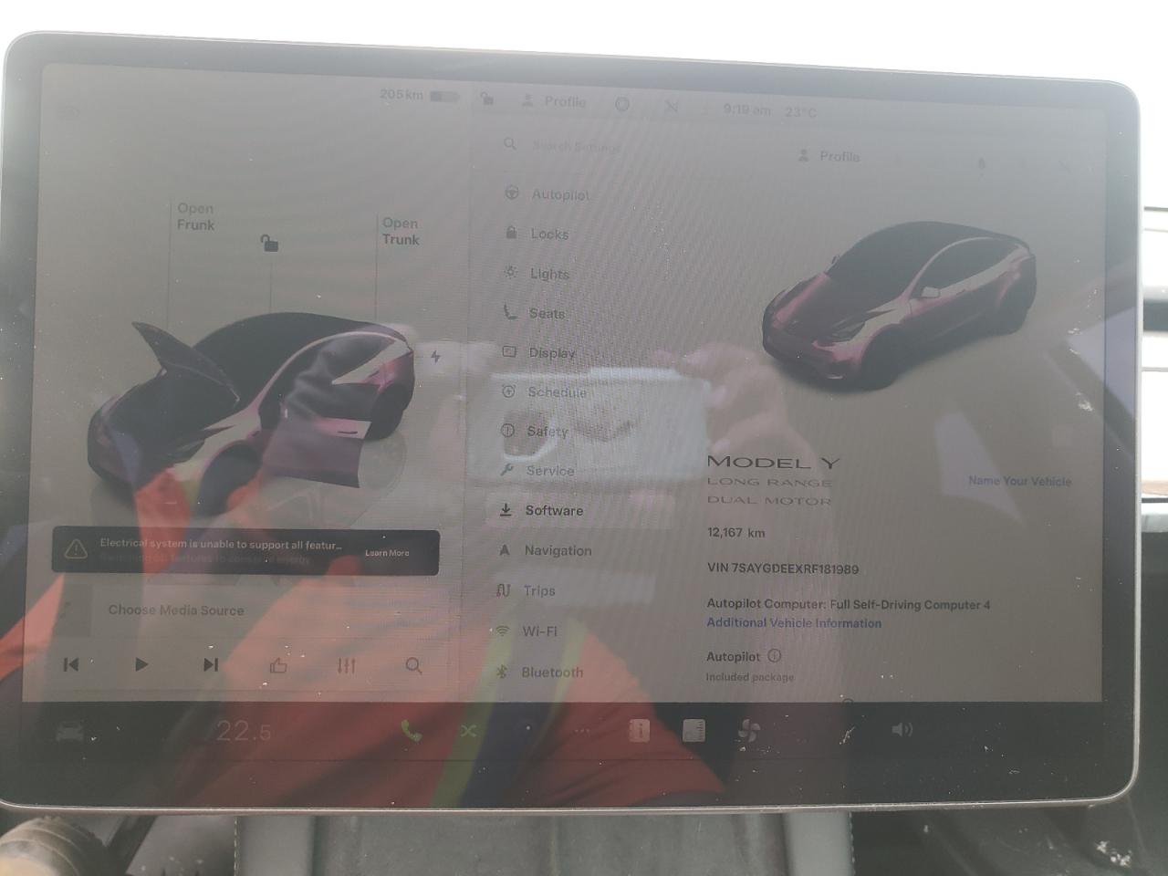 2024 Tesla Model Y VIN: 7SAYGDEEXRF181989 Lot: 56731455