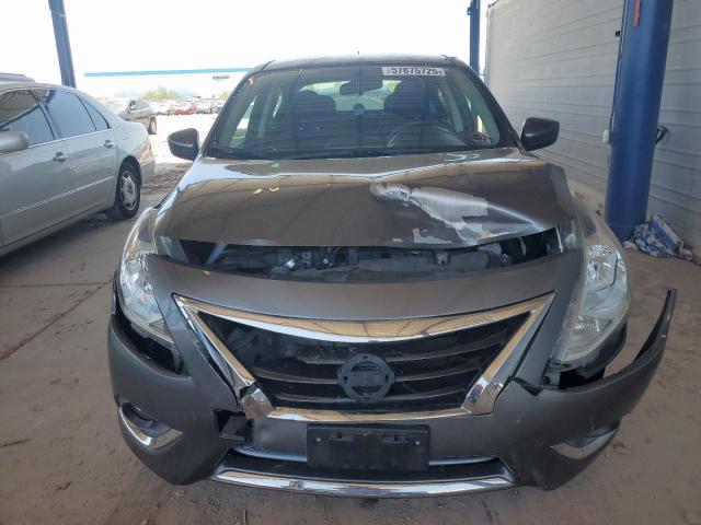  NISSAN VERSA 2016 Szary