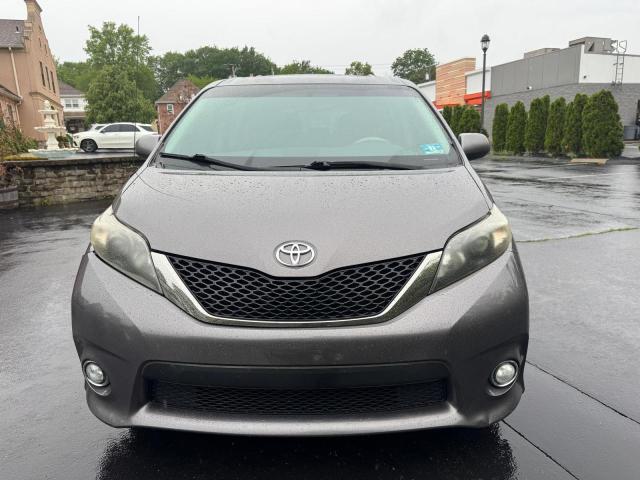 Minivans TOYOTA SIENNA 2012 Gray