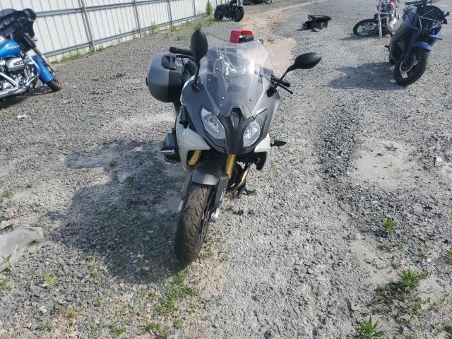  BMW R-SERIES 2018 Серебристый