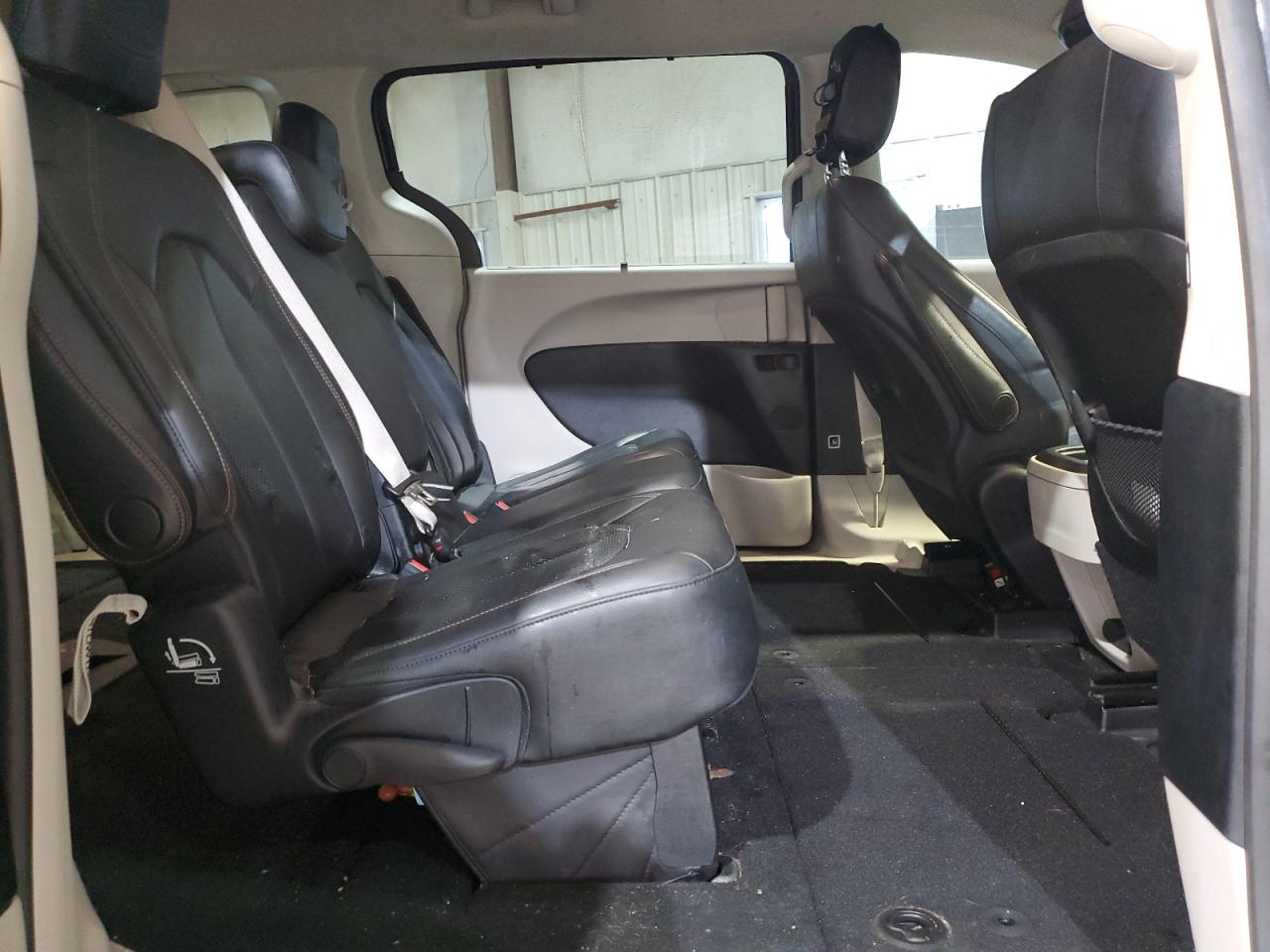2019 Chrysler Pacifica Touring L VIN: 2C4RC1BG8KR590875 Lot: 57209035