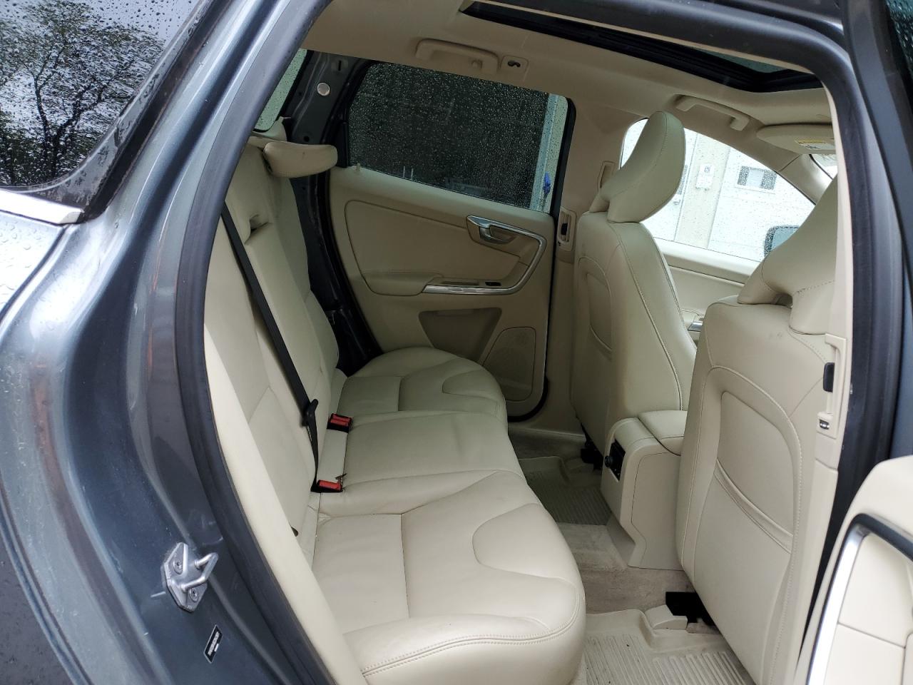 2016 Volvo Xc60 T5 Premier VIN: YV4612RK8G2842801 Lot: 57945835