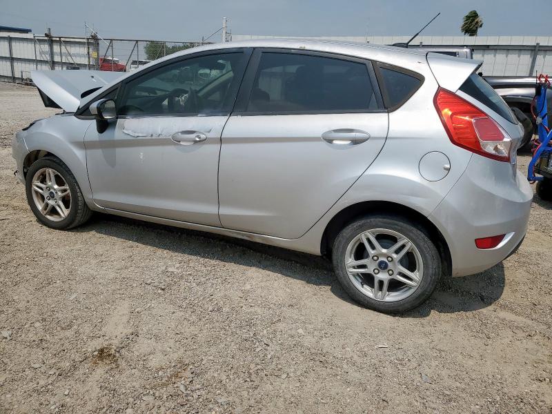  FORD FIESTA 2017 Серебристый