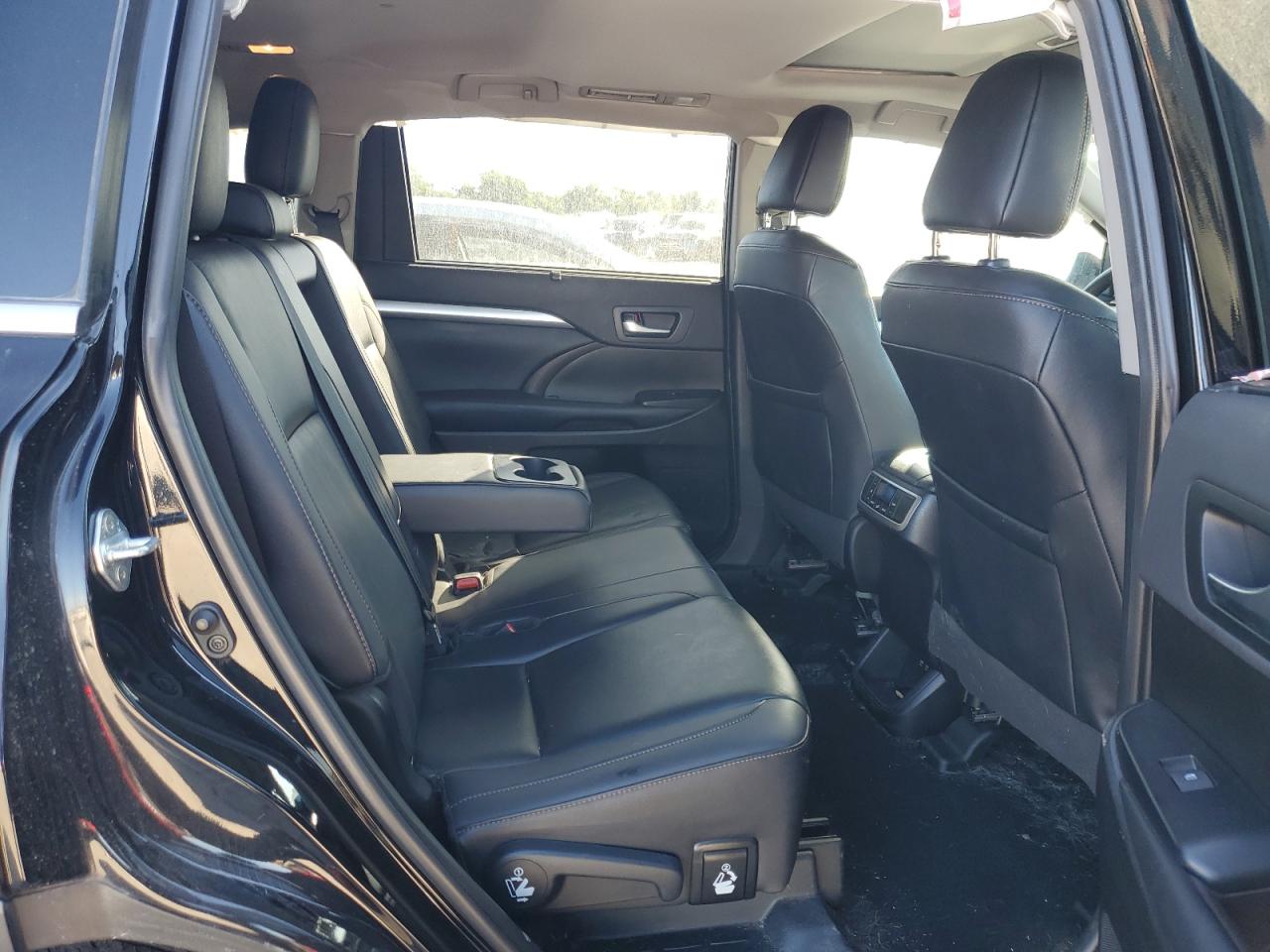 2019 Toyota Highlander Se VIN: 5TDJZRFH6KS611758 Lot: 57157545