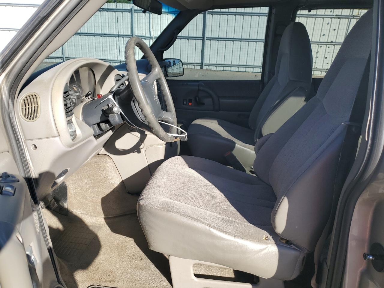 2003 Chevrolet Astro VIN: 1GNEL19X93B121404 Lot: 57285295