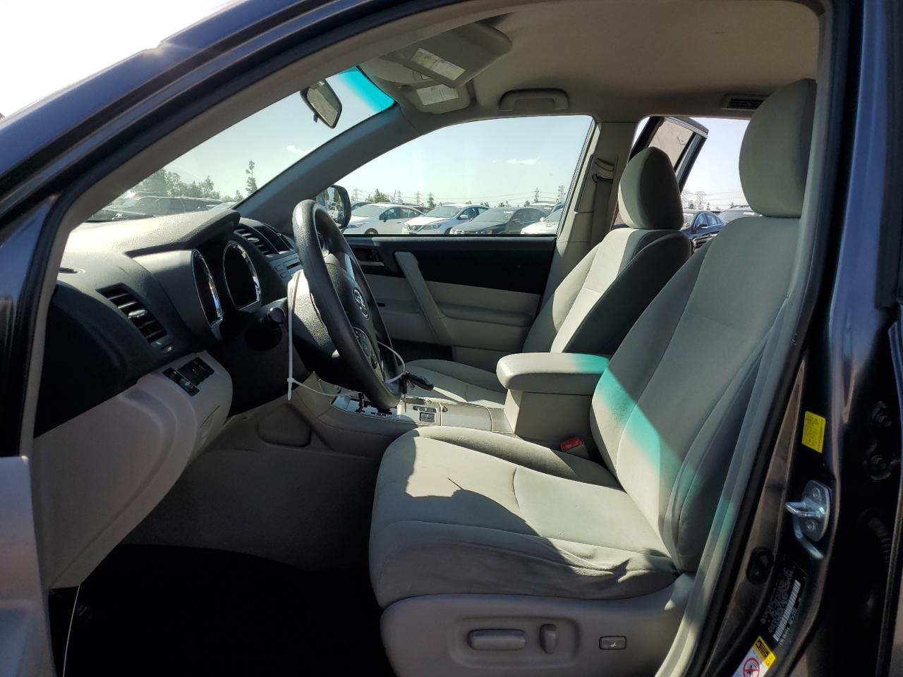 2011 Toyota Highlander Base VIN: 5TDZK3EH9BS040739 Lot: 57082695