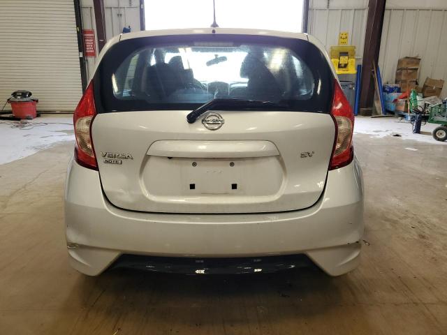  NISSAN VERSA 2017 Srebrny