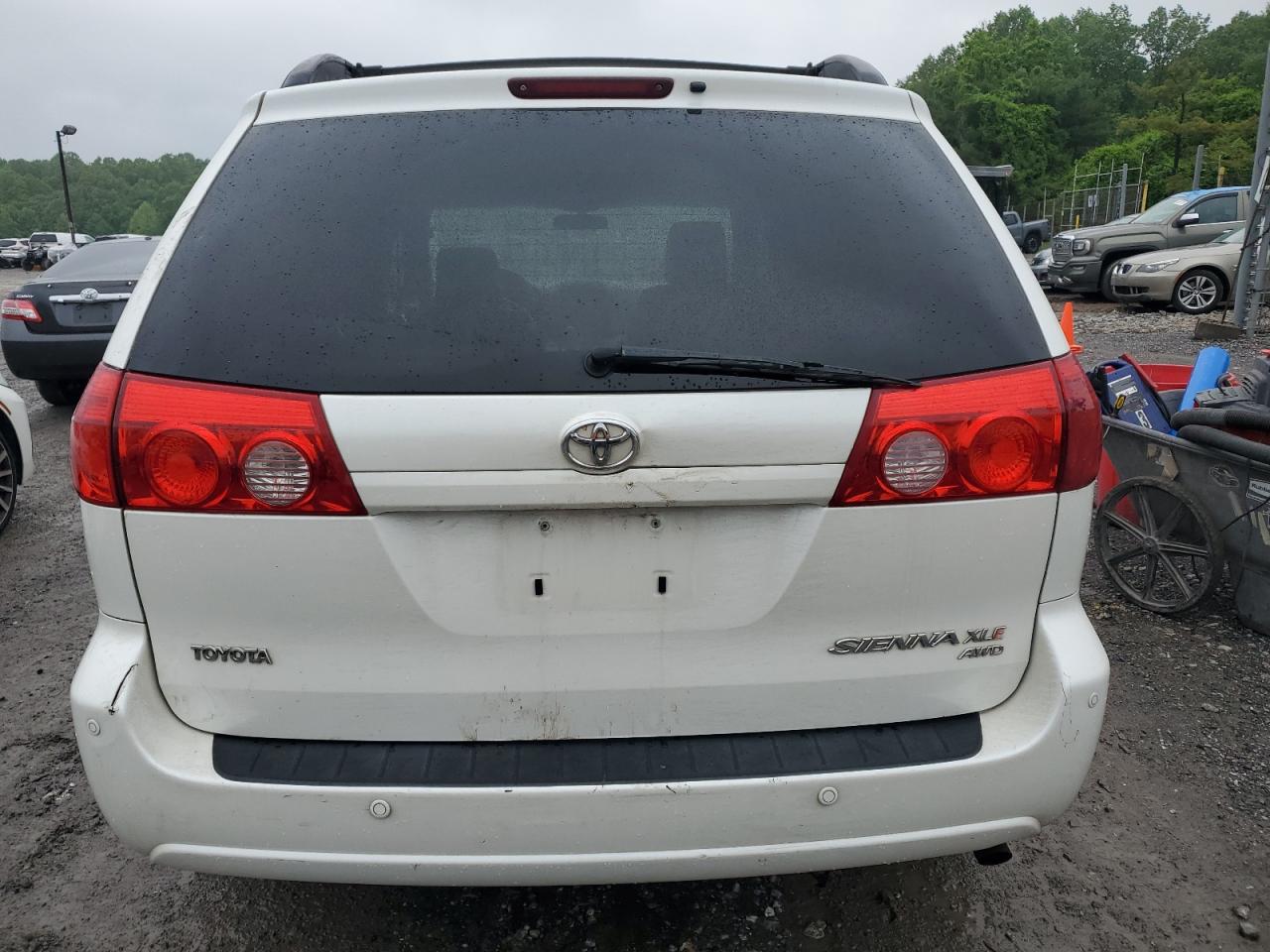 2010 Toyota Sienna Xle VIN: 5TDDK4CC0AS029585 Lot: 57260965