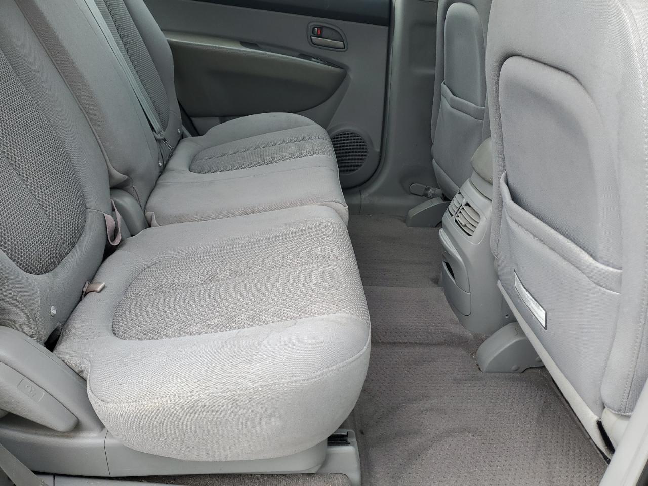 2007 Kia Rondo Lx VIN: KNAFG526277048134 Lot: 57182635